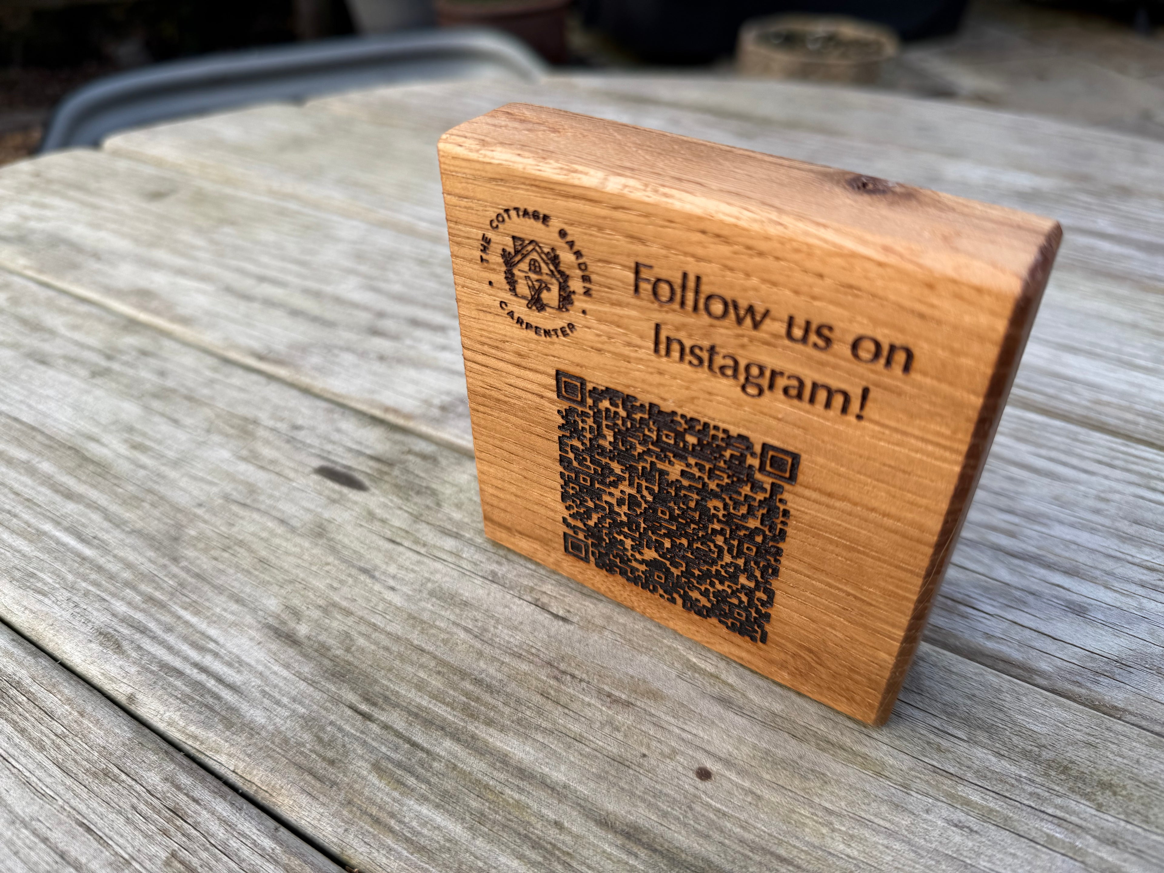 Solid Oak Tabletop/Desk/Reception Sign: Customisable Tabletop Display - QR Code