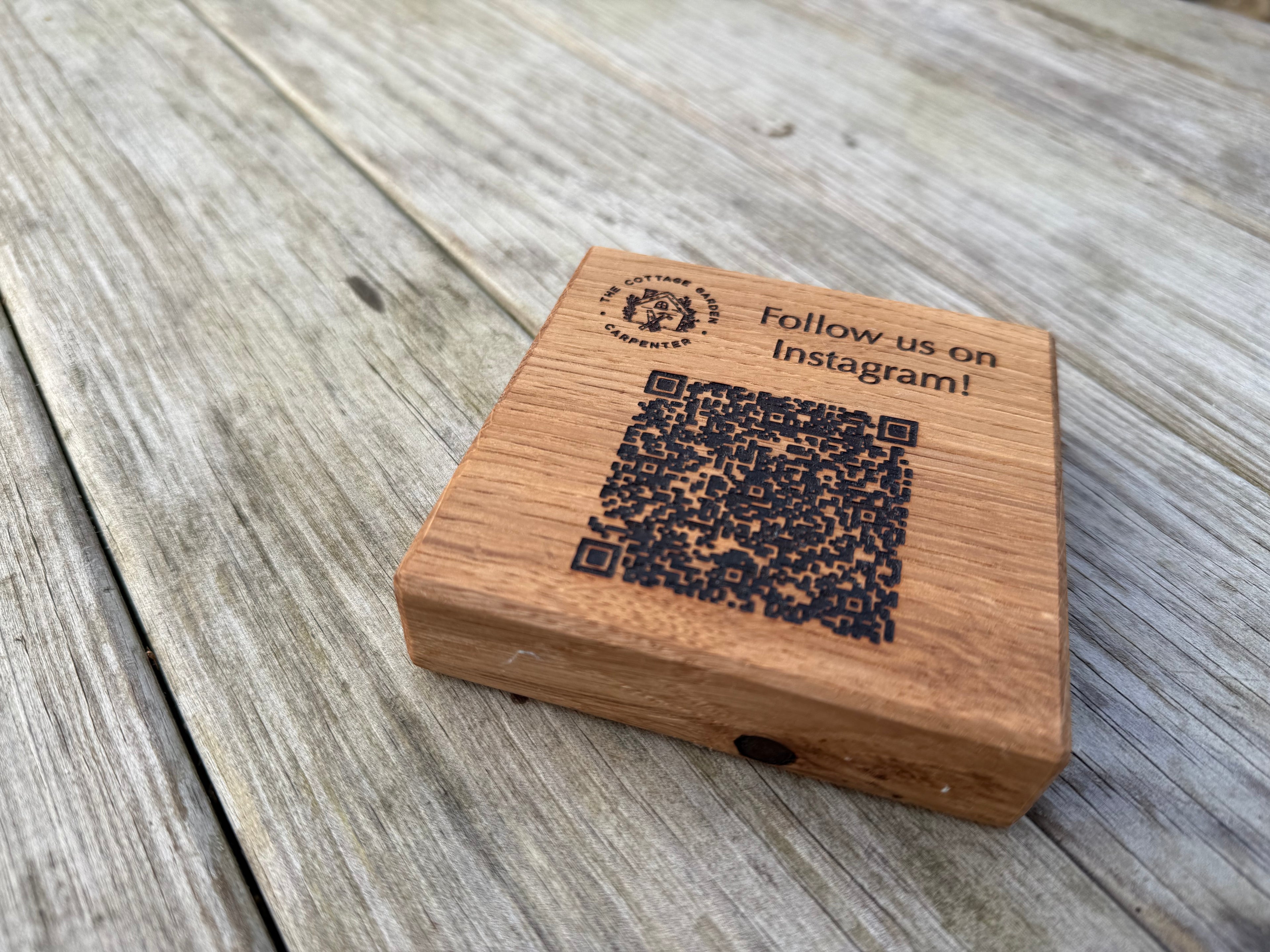 Solid Oak Tabletop/Desk/Reception Sign: Customisable Tabletop Display - QR Code